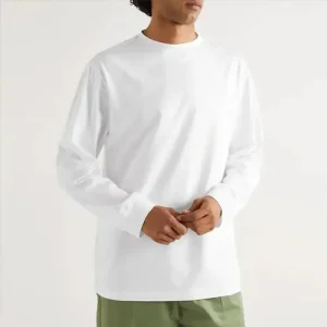 solid color T-shirt